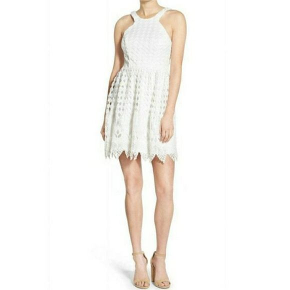 City Studio Dresses & Skirts - CITY STUDIO Mini Dress Crochet Lace Handkerchief Hem Summer Party White Size 9